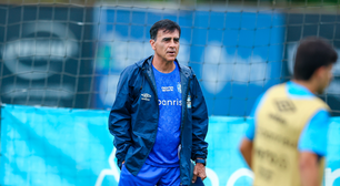 Grêmio prepara acerto com lateral-esquerdo estrangeiro: "Aval de Gustavo Quinteros"