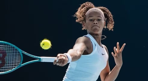 Tenista brasileira de 15 anos faz história no Australian Open