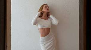 Marina Ruy Barbosa prova elegância do branquinho nada básico