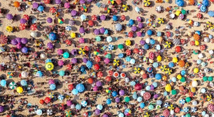 Em dias de calor intenso no Rio de Janeiro, fotógrafo registra imagens aéreas impressionantes das praias