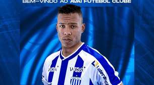 Avaí anuncia lateral-esquerdo que atuava em Portugal