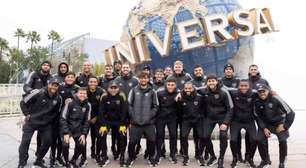 Jogadores do Atlético visitam parque em Orlando