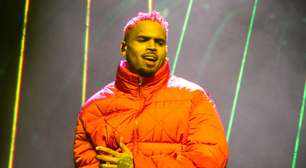 Chris Brown processa Warner em US$ 500 milhões por acusações feitas em série