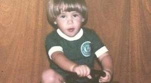 Esse menino cheio de cabelo e torcedor do Palmeiras dos anos 1980 acaba de dar uma inesperada virada na carreira. Reconhece?