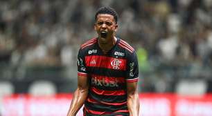 Carlinhos celebra após goleada do Flamengo: 'Vencemos bem'