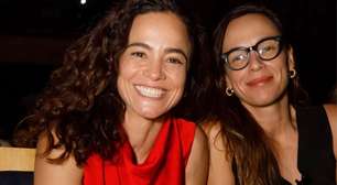 Alice Braga expressa carinho ao falar da namorada e produtora de 'Ainda Estou Aqui'