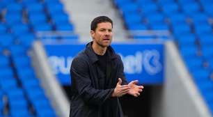 Ex-Barcelona é observado por Xabi Alonso