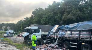 Engavetamento entre quatro caminhões e três carros interdita totalmente a BR-277, em São Luiz do Purunã