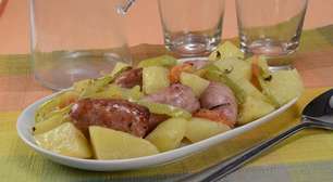 Batata assada no forno com linguiça: a receita para dias corridos