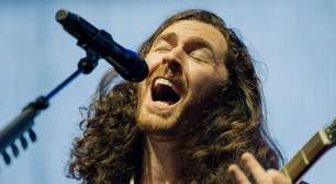 Hozier anuncia shows no Brasil; saiba datas e locais