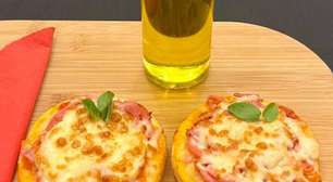 Deu fome? Mini pizza no pão sírio na airfryer resolve
