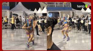 Sabrina Sato enfrenta a chuva em ensaio técnico em São Paulo