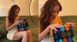 Anitta se choca com convite para ser madrinha do filho de MC Daniel: 'Vai ser perfeito'