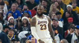 LeBron James brilha, quebra mais um recorde e Lakers vence Warriors