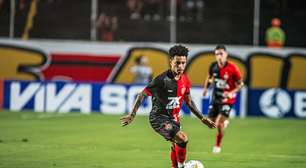 Matheuzinho treina normalmente e não preocupa comissão do Vitória