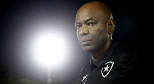 Caçapa expressa desejo de ser efetivado pelo Botafogo: "Estou preparado e pronto"