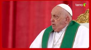 Papa Francisco está estável, mas segue em condição crítica, diz Vaticano
