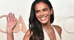 Surpresa: Bruna Marquezine surge no Oscar com look branco