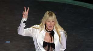 Antes de entregar Oscar, estrela de 'Kill Bill' e 'Blade Runner' faz saudação nacionalista ucraniana