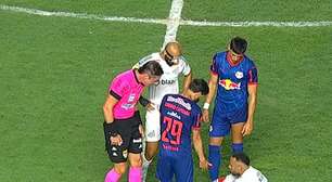 Neymar sente desconforto na posterior da coxa e é substituído antes de fim de jogo contra o Bragantino