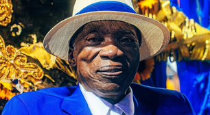 Quantos anos possui Milton Nascimento? Cantor é homenageado em desfile