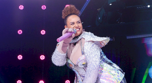 Karine Alves é a Penha no 'The Masked Singer'