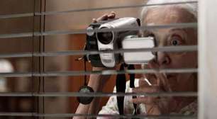 Fernanda Montenegro reflete sobre sua conquista no cinema e é ovacionada
