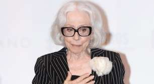 De salto, Fernanda Montenegro esbanja elegância aos 95 anos