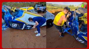 Carro capota durante corrida e gira no ar várias vezes em Santa Catarina