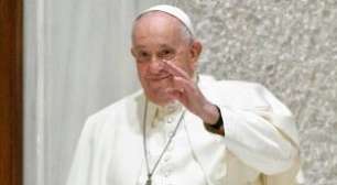 Vaticano informa que recuperação do Papa Francisco é lenta, mas que permanece estável