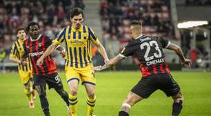 Zagueiro brasileiro celebra sexto jogo de invencibilidade do DAC 1904