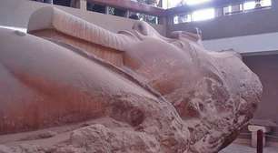 Parte superior de estátua de faraó é encontrada no Egito