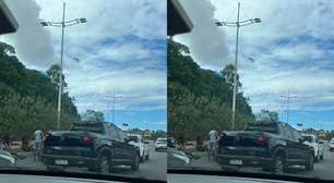 Acidente entre carro e motocicleta deixa um homem ferido na Avenida Luís Eduardo Magalhães