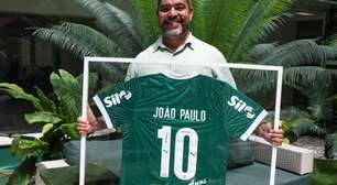 João Paulo Sampaio comemora dez anos de Palmeiras: 'Me faz muito bem'