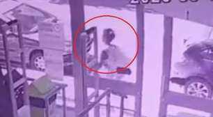 Mulher é presa por abandonar corpo de bebê em lixo