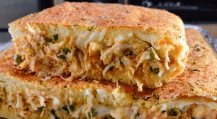 Torta de Frango Cremosa de Liquidificador - Uma Delícia Fácil para o Lanche da Família