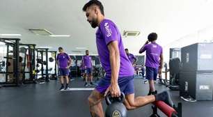 Elenco do Corinthians fica na academia e faz trabalho de força; goleiros vão a campo