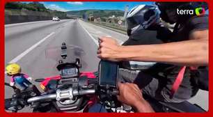 Motoboy flagra roubo do próprio celular enquanto pilotava em rodovia