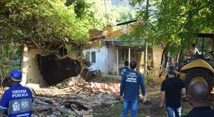Operação demole construções irregulares no entorno do Complexo Penitenciário de Bangu