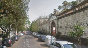 Passeio guiado gratuito explora lendas urbanas e revive crimes da Rua do Arvoredo no Centro de Porto Alegre