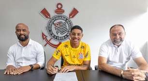 Corinthians renova contrato com goleiro Kauê até 2029