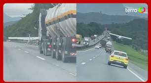 Avião de pequeno porte desvia de carros e caminhões ao fazer pouso forçado em rodovia de SC