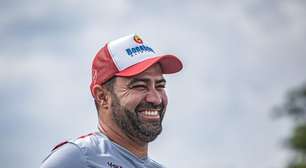 Técnico do Vila Nova, Rafael Lacerda perde a paciência, rebate torcida e clima esquenta: "Querem o quê?"