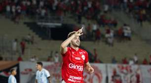Gabriel Poveda do Vila Nova 'choca' ao fazer afirmação: "É uma besteira o que vou falar"