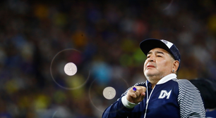 Depois de xingá-la no tribunal, ex-mulher de Maradona expõe mensagens em que psiquiatra sugere ter tido relações com o jogador: 'Sem-vergonha'