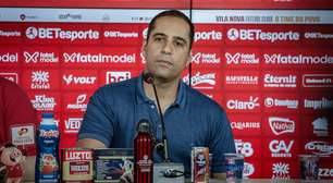Hugo Jorge Bravo recebe notícias para animar torcida do Vila Nova: "Fortalece"