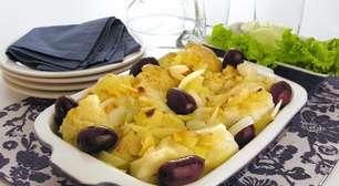 Bacalhau com batatas ao murro: descomplicado e irresistível