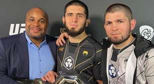 Cormier explica por que Khabib não aprova duelo entre Makhachev x Topuria a seguir