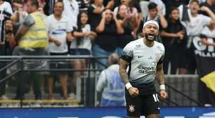 Memphis Depay resolve com dois gols no Corinthians e acalma crise nos bastidores