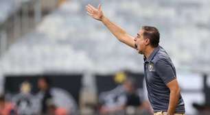 Renato Paiva admite fase ruim no Botafogo, mas rebate críticas: "É isso que faremos"
